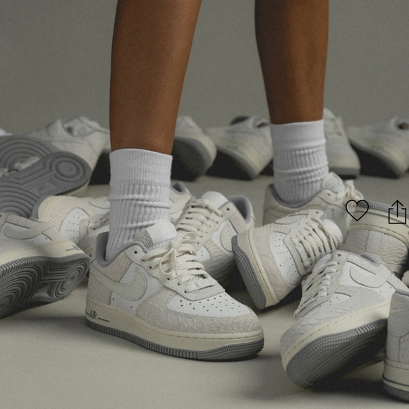 NIKE WMNS AIR FORCE 1 '07 *WHITE PYTHON* - Picture 5 of 8